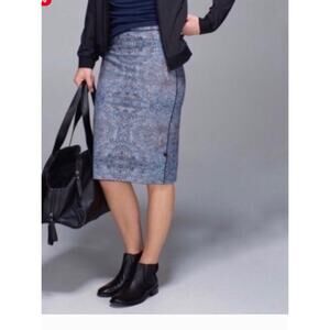 Lululemon Trice as Nice Reversible Skirt Size 8 Athleisure Casual Looks Vaca